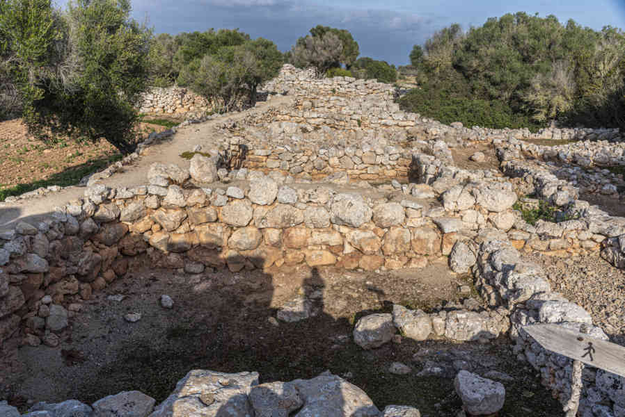 Mallorca - Llucmajor 43 - poblado prehistórico de Capocorb Vell.jpg